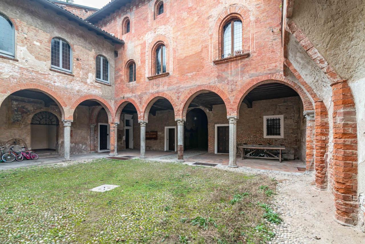 House Of Foscolo - Palazzo Cornazzani - By Host4U Apartment Pavia Exterior photo